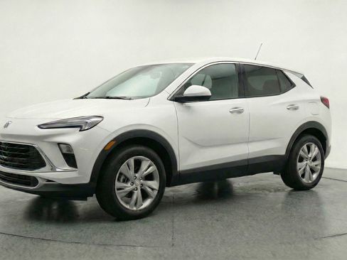 Used 2025 Buick Encore GX Preferred FWD image 3
