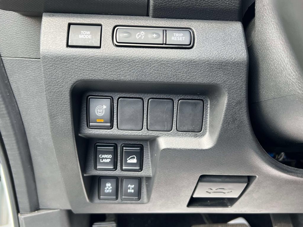 Used 2023 Nissan Frontier PRO-4X w/ Technology Package AWD/4WD image 21