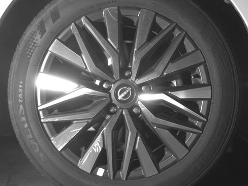 Used 2025 Nissan Altima 2.5 SV FWD image 16