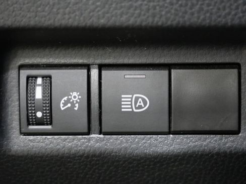 Used 2024 Toyota RAV4 XLE FWD image 14