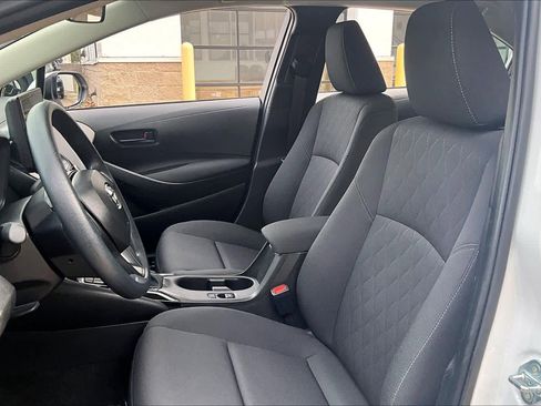 Used 2025 Toyota Corolla LE image 7