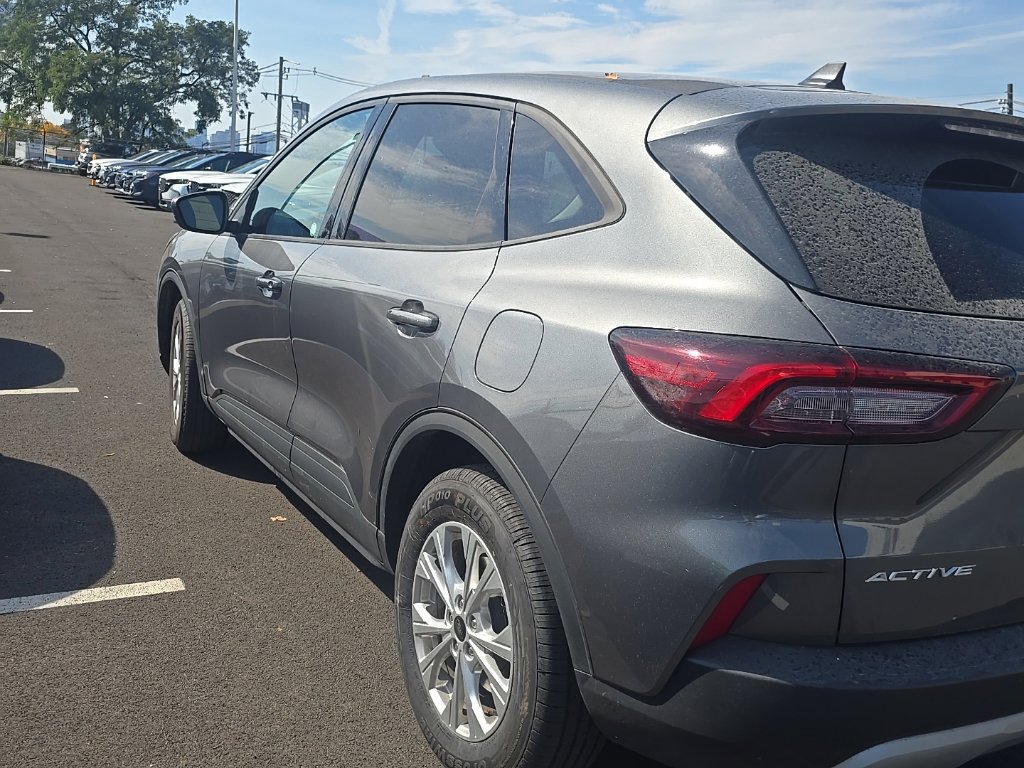Used 2025 Ford Escape Active FWD image 4