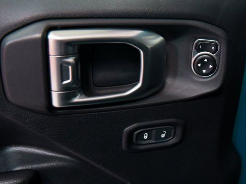 Used 2020 Jeep Wrangler Sport S image 15