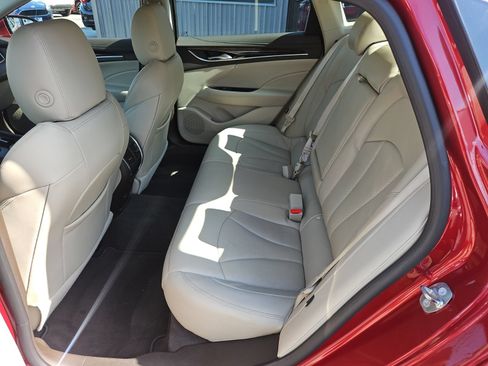 Used 2018 Buick LaCrosse Essence FWD image 15