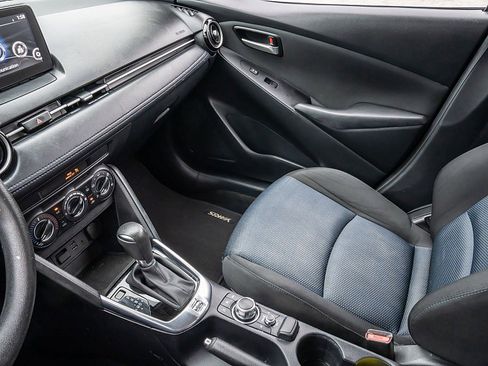 Used 2019 Toyota Yaris LE FWD image 23