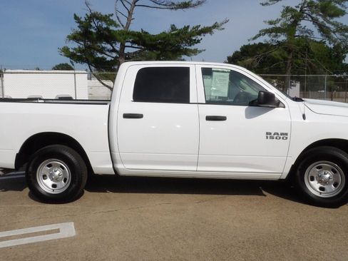 Used 2018 RAM 1500 Tradesman RWD image 2