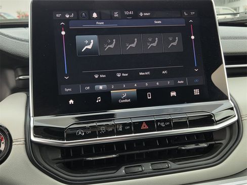 Used 2024 Jeep Compass Limited image 9