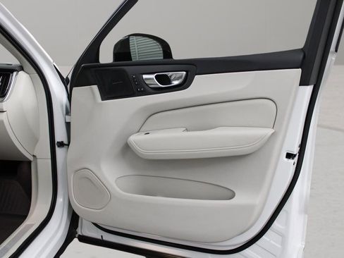 Certified 2023 Volvo XC60 B5 Ultimate w/ Climate Package image 54