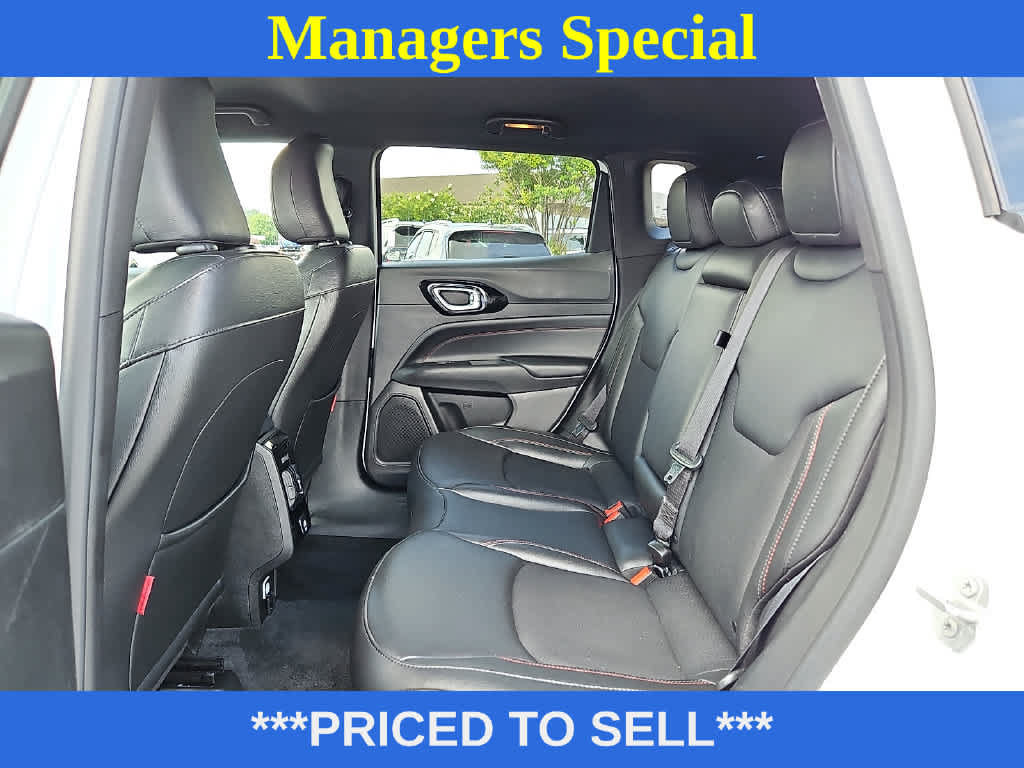 Used 2025 Jeep Compass Trailhawk AWD/4WD image 9