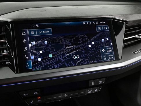 New 2025 Audi Q4 e-tron Prestige image 15