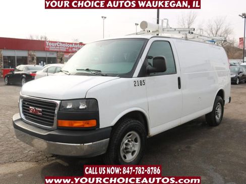 Used 2017 GMC Savana 2500 RWD image 1