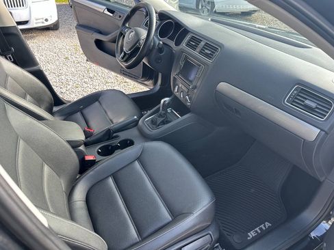Used 2018 Volkswagen Jetta SE FWD image 16