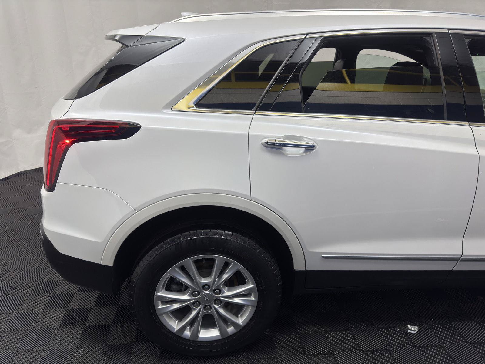 Used 2023 Cadillac XT5 Luxury AWD/4WD image 9