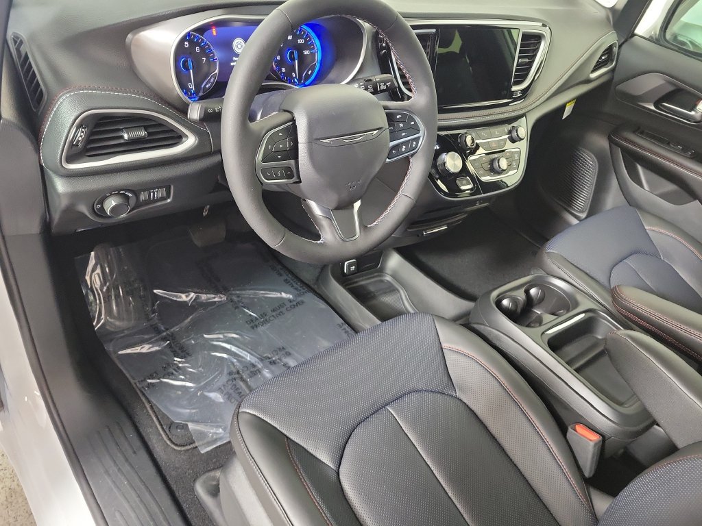 New 2027 Chrysler Pacifica Select FWD image 11