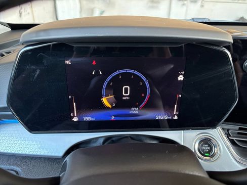 Used 2025 Chevrolet Trax LT w/ LT Convenience Package FWD image 34