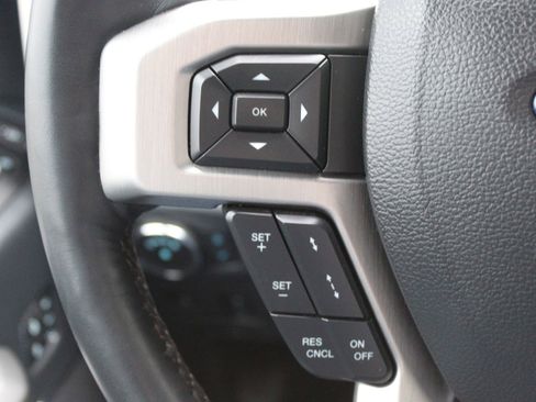 Used 2022 Ford F250 Platinum w/ FX4 Off-Road Package image 26