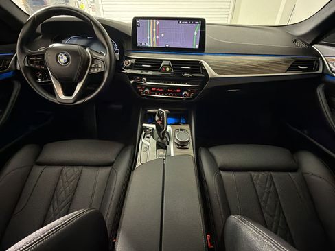 Used 2023 BMW 530e w/ Convenience Package RWD image 15