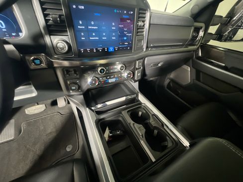 Used 2025 Ford F250 Lariat w/ Lariat Ultimate Package AWD/4WD image 26