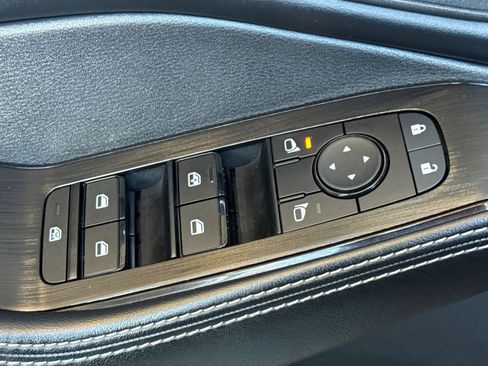 Used 2025 Nissan Rogue SV image 13