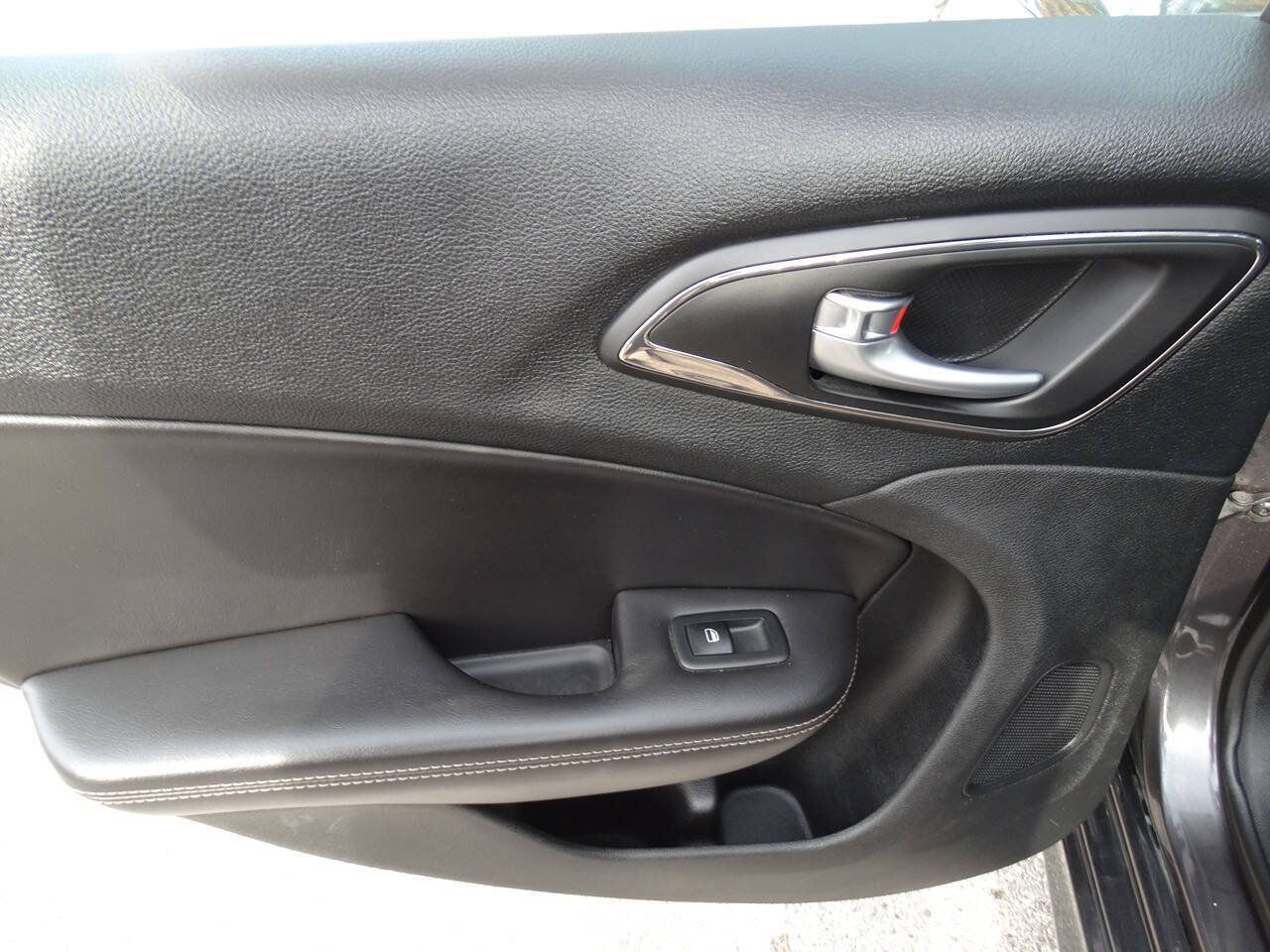 Used 2015 Chrysler 200 C w/ Safetytec Group FWD image 35
