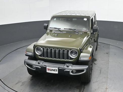 Used 2024 Jeep Wrangler Unlimited Sahara w/ Dual Top Group AWD/4WD image 26