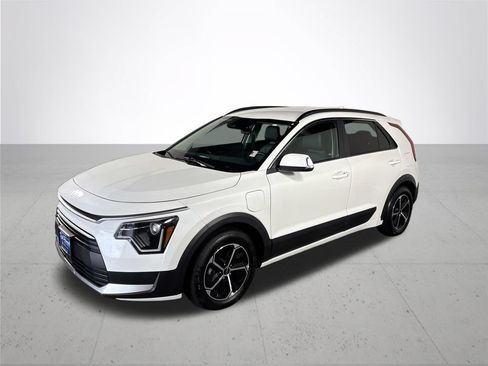 Certified 2025 Kia Niro EX FWD image 2