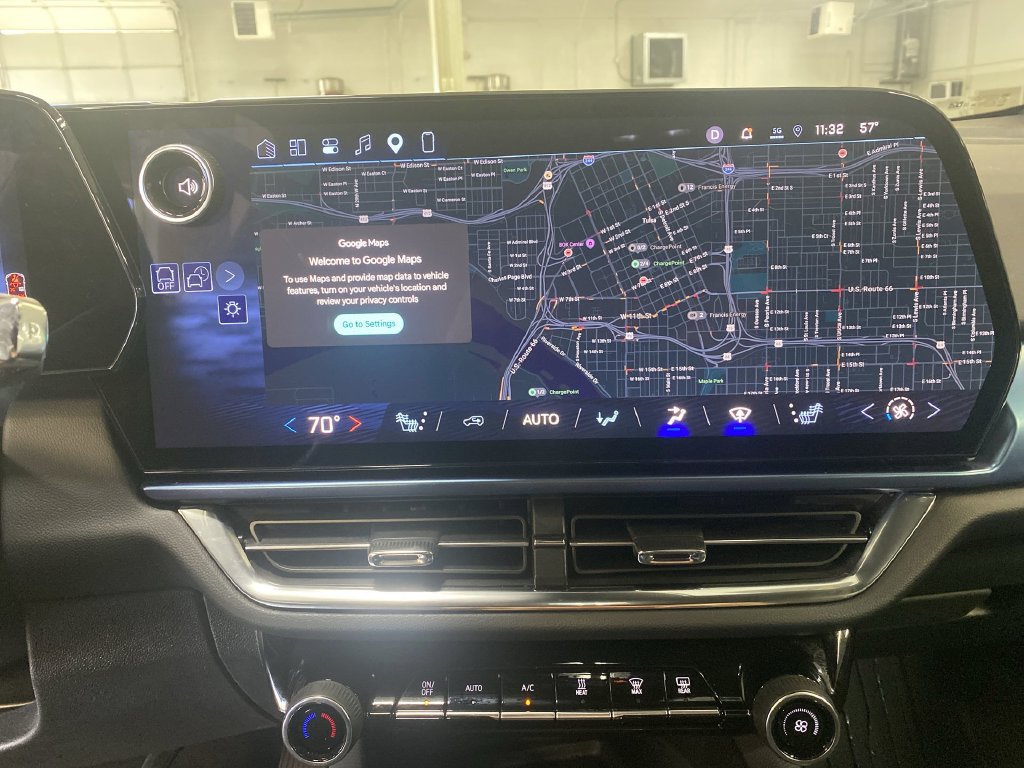 Certified 2024 Chevrolet Equinox EV LT AWD/4WD image 18