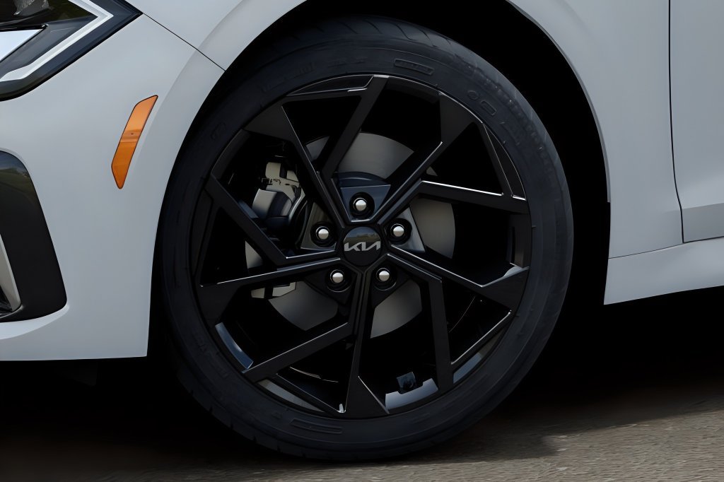 New 2027 Kia K5 GT-Line FWD image 10