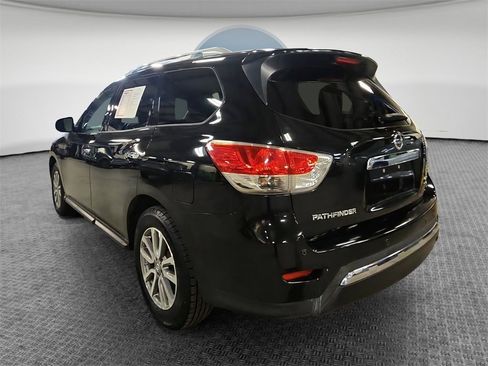 Used 2015 Nissan Pathfinder SV image 6