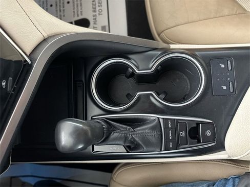 Used 2018 Toyota Camry XLE image 34