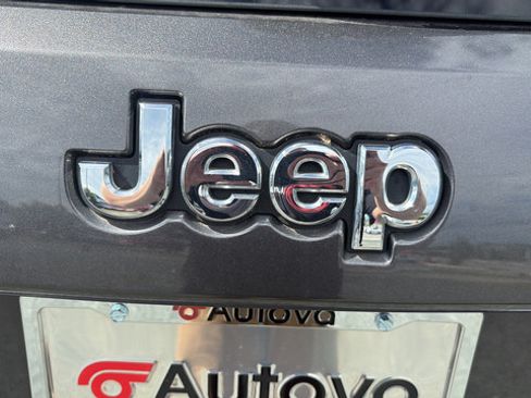 Used 2021 Jeep Grand Cherokee Overland AWD/4WD image 30