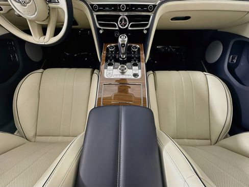 Used 2026 Bentley Flying Spur V8 AWD/4WD image 23