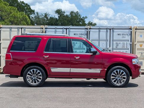 Used 2014 Lincoln Navigator 2WD image 3