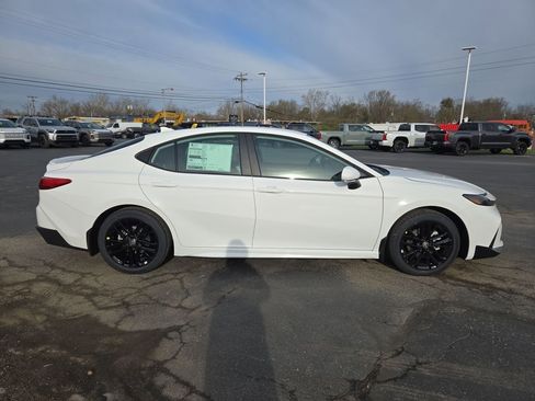 New 2026 Toyota Camry SE image 6