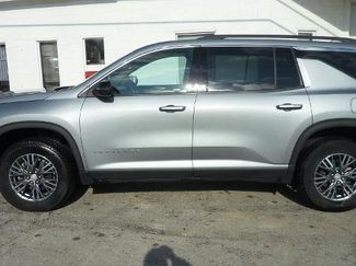 Used 2025 Chevrolet Traverse LT video 1