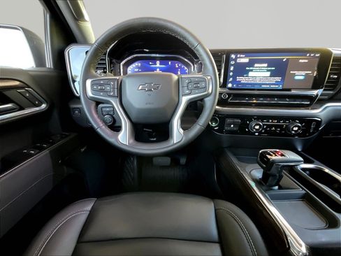 Used 2025 Chevrolet Silverado 1500 LT Trail Boss w/ Convenience Package II AWD/4WD image 9