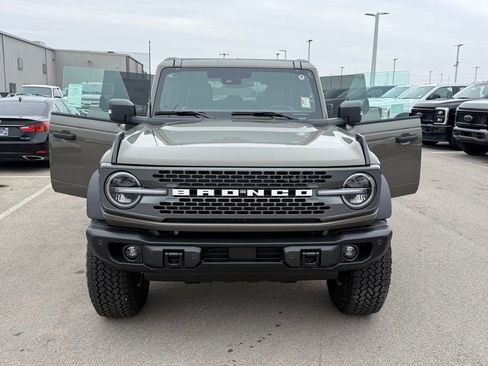 New 2025 Ford Bronco Badlands image 17