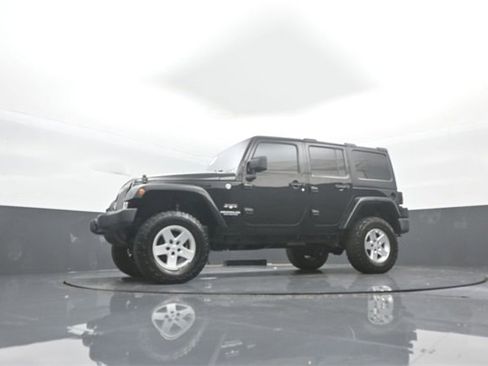 Used 2017 Jeep Wrangler Unlimited Sahara image 28