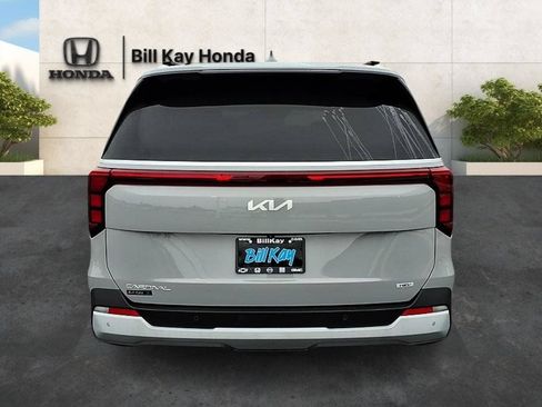 Used 2025 Kia Carnival EX FWD image 4