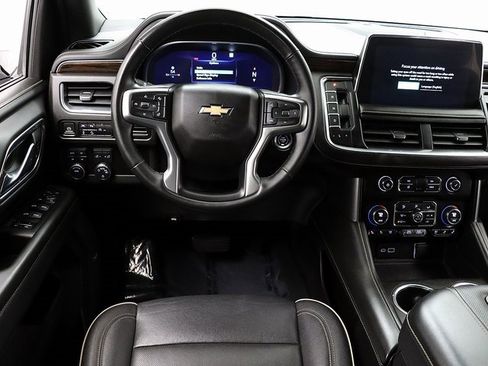 Used 2023 Chevrolet Suburban Premier image 15