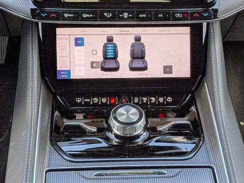 New 2026 Jeep Grand Wagoneer Summit w/ Premium Group III image 21