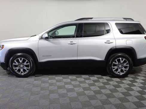 Used 2020 GMC Acadia SLT w/ Driver Alert Package II FWD image 2