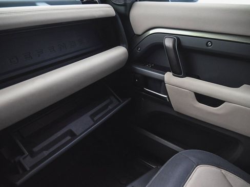 Used 2023 Land Rover Defender 110 X-Dynamic SE image 16