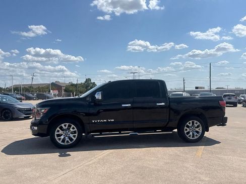 Used 2020 Nissan Titan SL w/ Moonroof Package RWD image 13