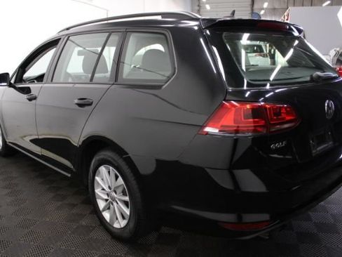 Used 2017 Volkswagen Golf S FWD image 7