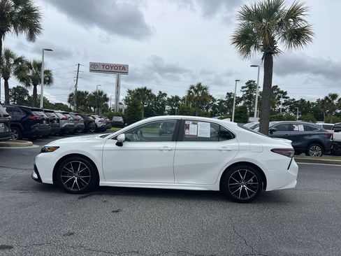 Used 2023 Toyota Camry SE FWD image 7