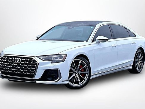 Used 2022 Audi S8 w/ S8 Comfort Plus Package AWD/4WD image 3