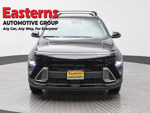 Used 2024 Hyundai Kona SEL w/ Convenience Package FWD image 2
