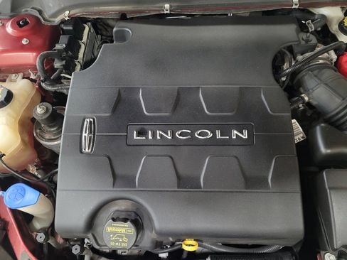 Used 2014 Lincoln MKZ AWD image 30