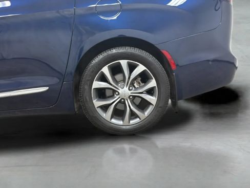 Used 2017 Chrysler Pacifica Limited FWD image 26